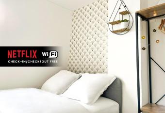 NG SuiteHome - Lille I Roubaix I Gare I M  tro Alsace - Netflix - Wifi allows 18 year olds to book a room