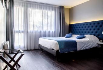 The Originals City, H  tel Les Caps, Saint-Brieuc Est has Balcony rooms