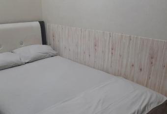 OYO 90706 Kost Alam Jaya Syariah has Balcony rooms