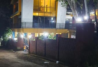 UMER VILLA. has Balcony rooms