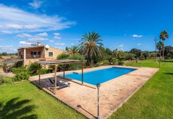 Cas Casai has Balcony rooms