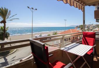 Studio 1 - Sea front has Balcony rooms