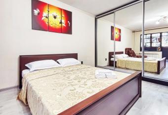                        10-                       , 5   has Balcony rooms