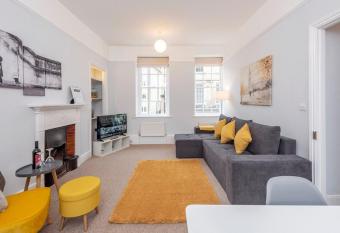 The King s Retreat allows 18 year olds to book a room