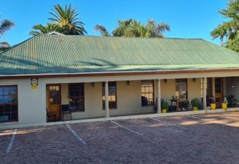 Hexberg Cottage allows 18 year olds to book a room