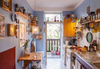 Gem  tliche Wohnung mit Balkon - S  dplatz nur 2 Minuten entfernt has Balcony rooms