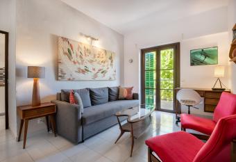 Seafront Apartment in Port S  ller has Balcony rooms