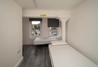 Harbourside Hostel Bristol allows 18 year olds to book a room