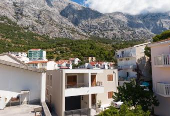 Apartmani Benzon has Balcony rooms