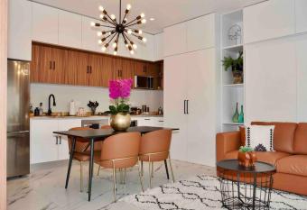 Modern 1 bedroom (Avida Condos) located in Zona Romantica allows 18 year olds to book a room