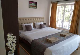 Oasis Beach Resort has Balcony rooms