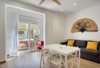 Old Side Platja d Aro has Smoking/Balcony rooms