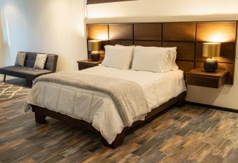 Estancias Sierravita allows 18 year olds to book a room