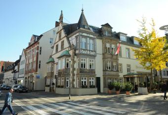 Hotel Detmolder Hof allows 18 year olds to book a room