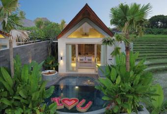 Astera Resort Canggu by Ini Vie Hospitality has rooms with a private hot tub
