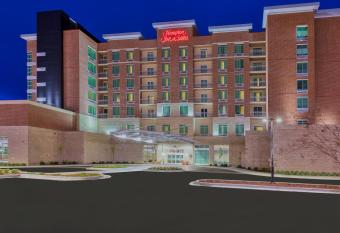 Hampton Inn & Suites Downtown Owensboro/Waterfront has Balcony rooms