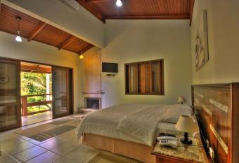 Canto da Enseada Eco Resort has Balcony rooms