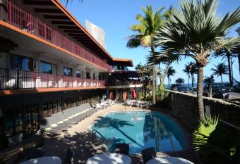 Sea Club Resort allows 18 year olds to book a room