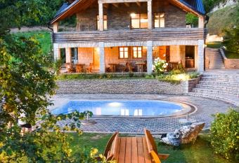 Villa Krupac - Bara has Balcony rooms