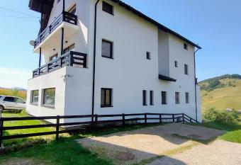 Pensiunea Luca allows 18 year olds to book a room