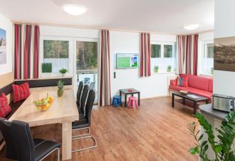 Landhaus Anni has Balcony rooms