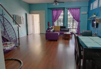 Awani homestay has Balcony rooms