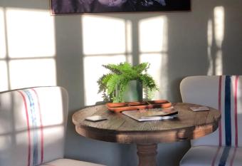 Spa pool Treat has rooms with a private hot tub