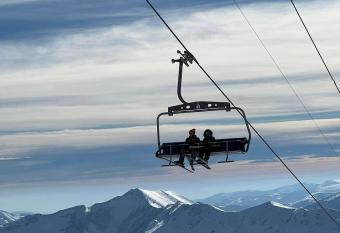 Premium Mountain Apartment Close The Gondola lift has rooms with a private hot tub