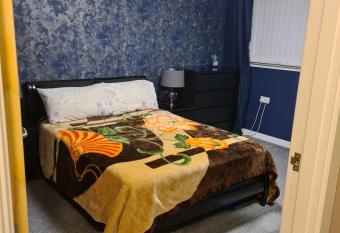 Glasgow city centre - COP26 upper portion of townhouse available to rent during COP26- Shaftesbury lane allows 18 year olds to book a room