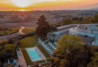 Relais Forte Benedek Wine & SPA - Adults Only allows 18 year olds to book a room