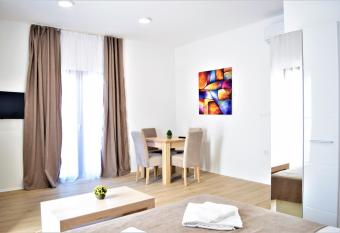 Martinovi   Rooms has Balcony rooms