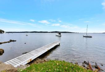 On The Lake at Fishing Point has Balcony rooms