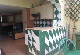 coquet f2 avec petite terrasse allows 18 year olds to book a room