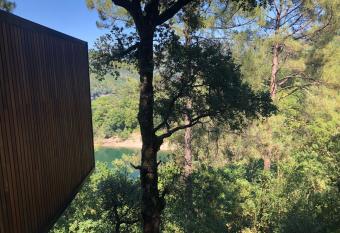 Sobreiro Valley has Balcony rooms