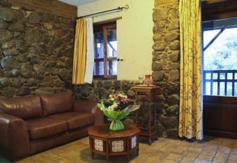 The Mill Hotel has rooms with a private hot tub