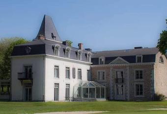 Le studio du ch  teau du golf de bernalmont allows 18 year olds to book a room