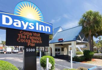 Days Inn by Wyndham Cocoa Beach Port Canaveral has Smoking/Balcony rooms