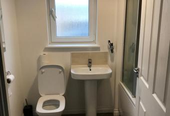 2 bed spacious allows 18 year olds to book a room