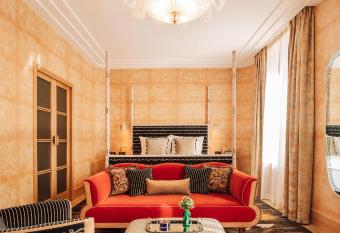 Sommerro has rooms with a private hot tub