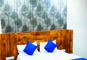 Hotel Phoenix allows 18 year olds to book a room