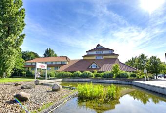 Parkhotel Stader Hof allows 18 year olds to book a room