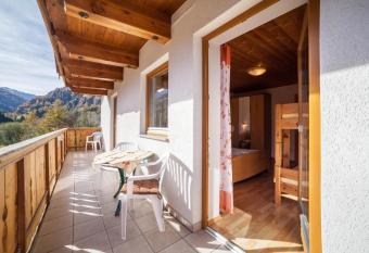Egarthof Ferienwohnung Arnika has Balcony rooms