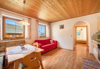 Egarthof Ferienwohnung Alpenrose has Balcony rooms
