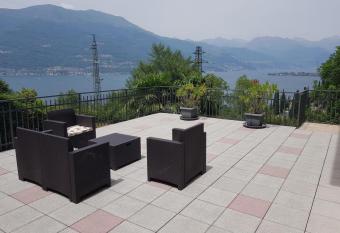 Relax Como Lake allows 18 year olds to book a room