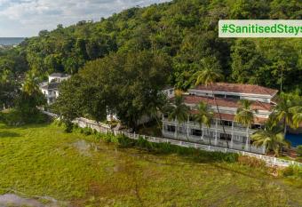 12 BR Mansion with Private Pool has Balcony rooms