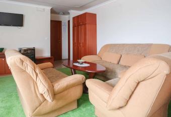 Hotel Bosna 1 has rooms with a private hot tub