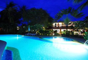 4 bedrooms villa at Tambon Mae Nam 30 m away from the beach with shared pool furnished garden and wifi has Smoking/Balcony rooms