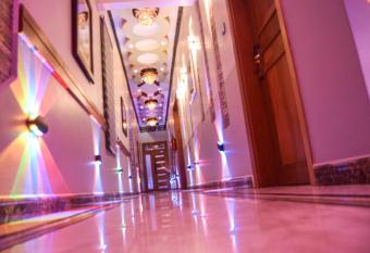 Zimbo Golden Vip Lodge has Balcony rooms