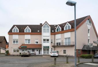 Hotel Esmer has Balcony rooms