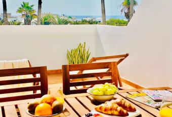 Canaryislandshost l Sea View has Balcony rooms